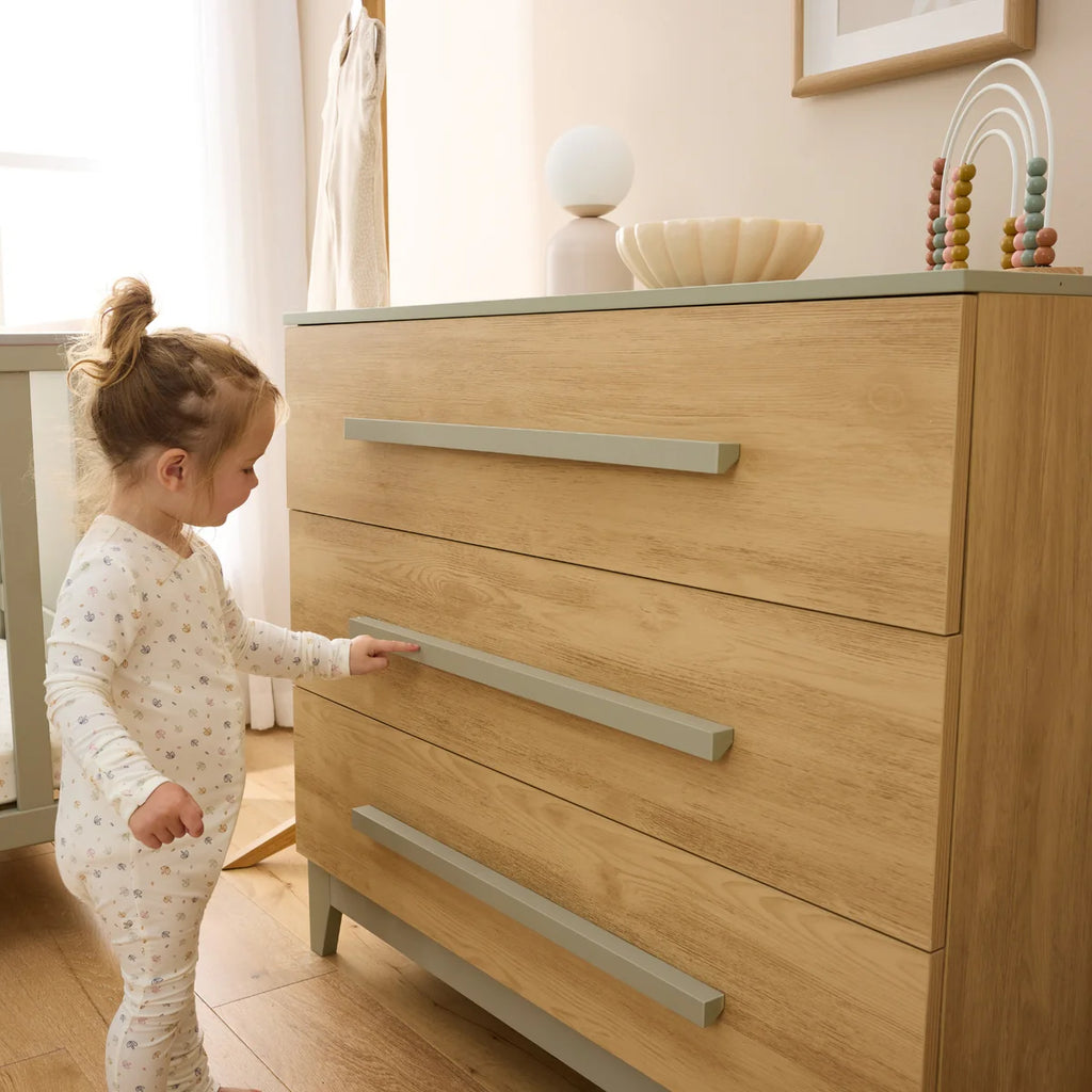 Tutti Bambini Hallee Chest Changer