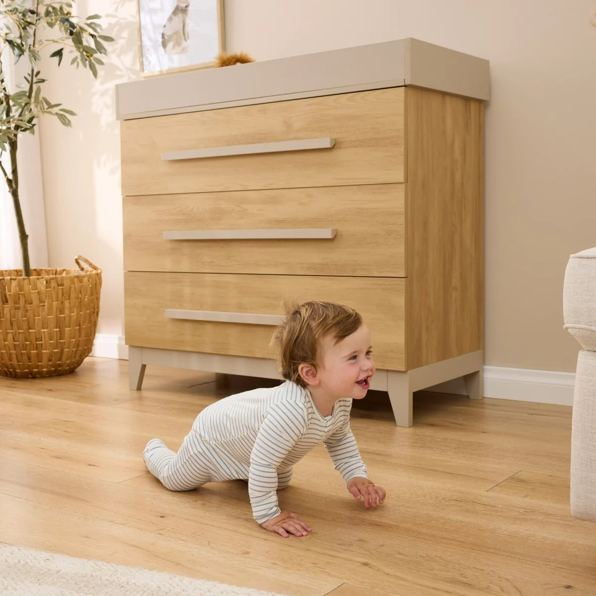 Tutti Bambini Hallee Chest Changer
