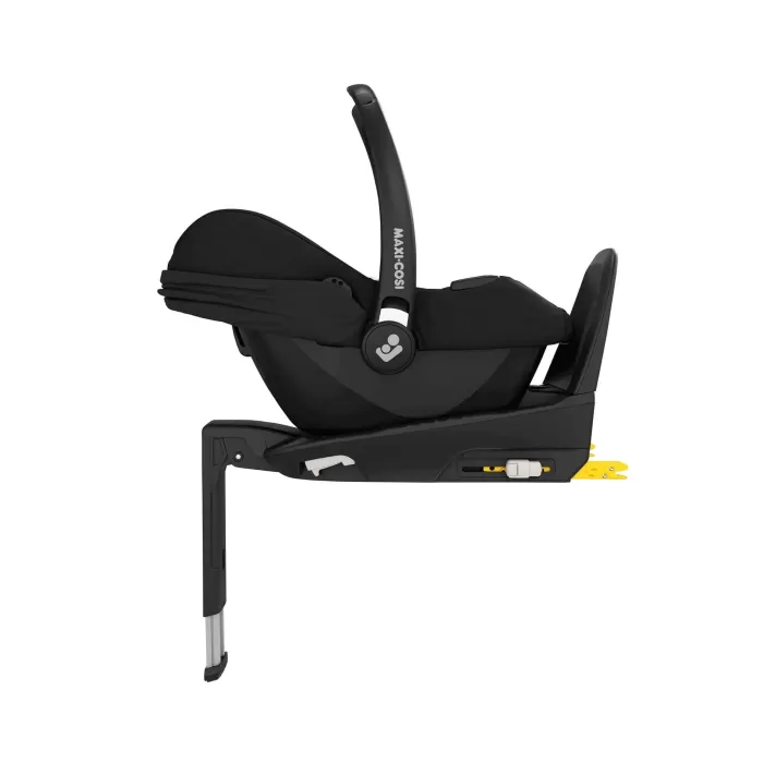 Maxi Cosi Cabriofix I-Size Car Seat and Isofix Base