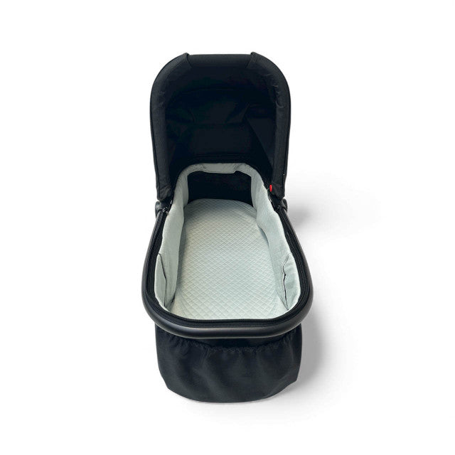 Outnabout V6 Switch carrycot parent facing