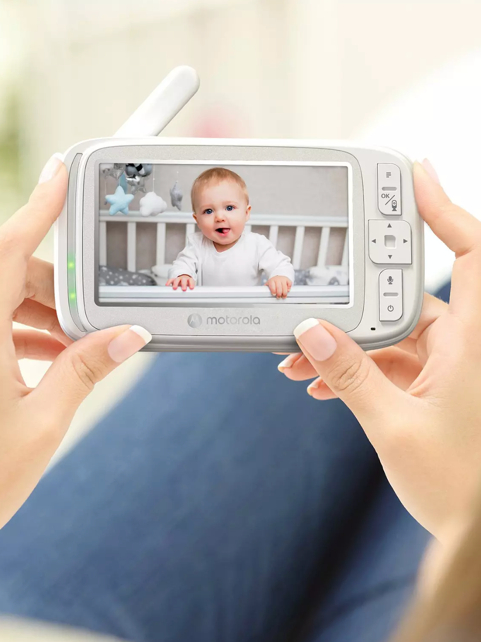 Motorola VM75 5" Video Baby Monitor with Remote Pan & Temperature Monitoring